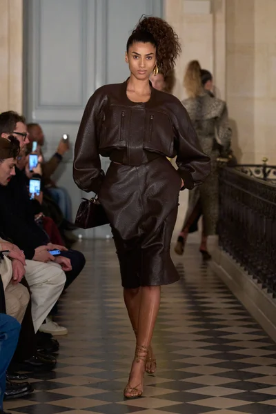Look 37